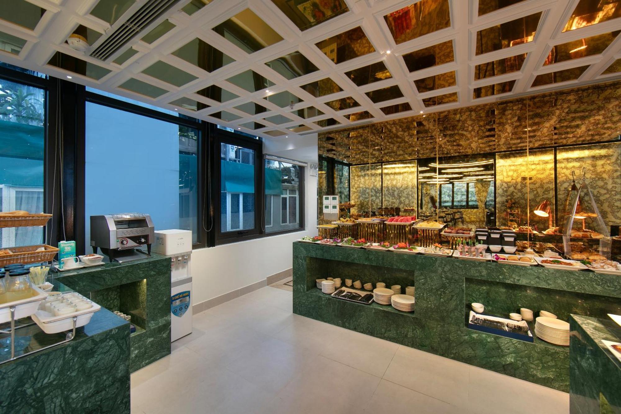 Le Premier Hotel & Rooftop Bar Hanoi Exterior photo