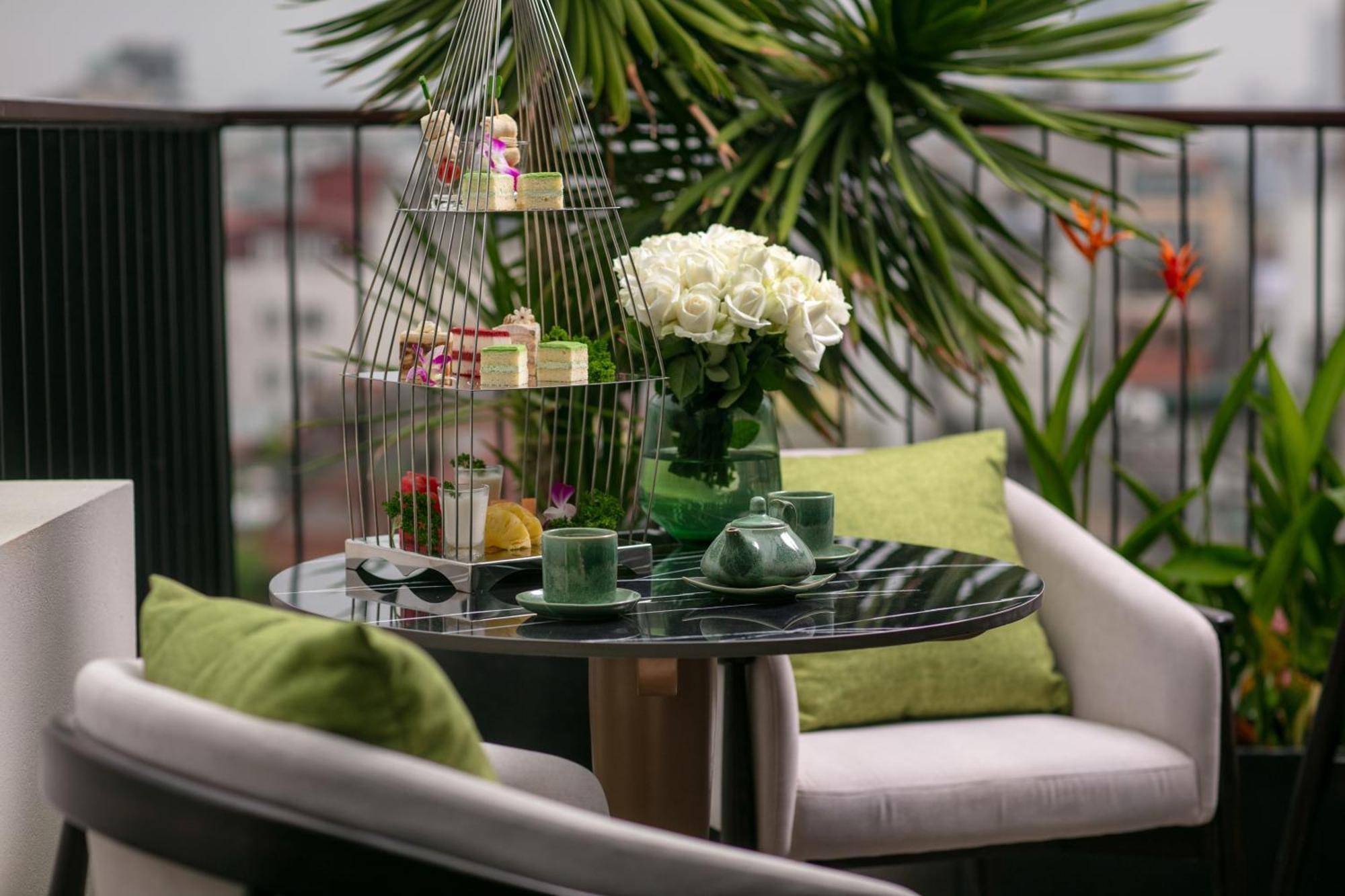 Le Premier Hotel & Rooftop Bar Hanoi Exterior photo