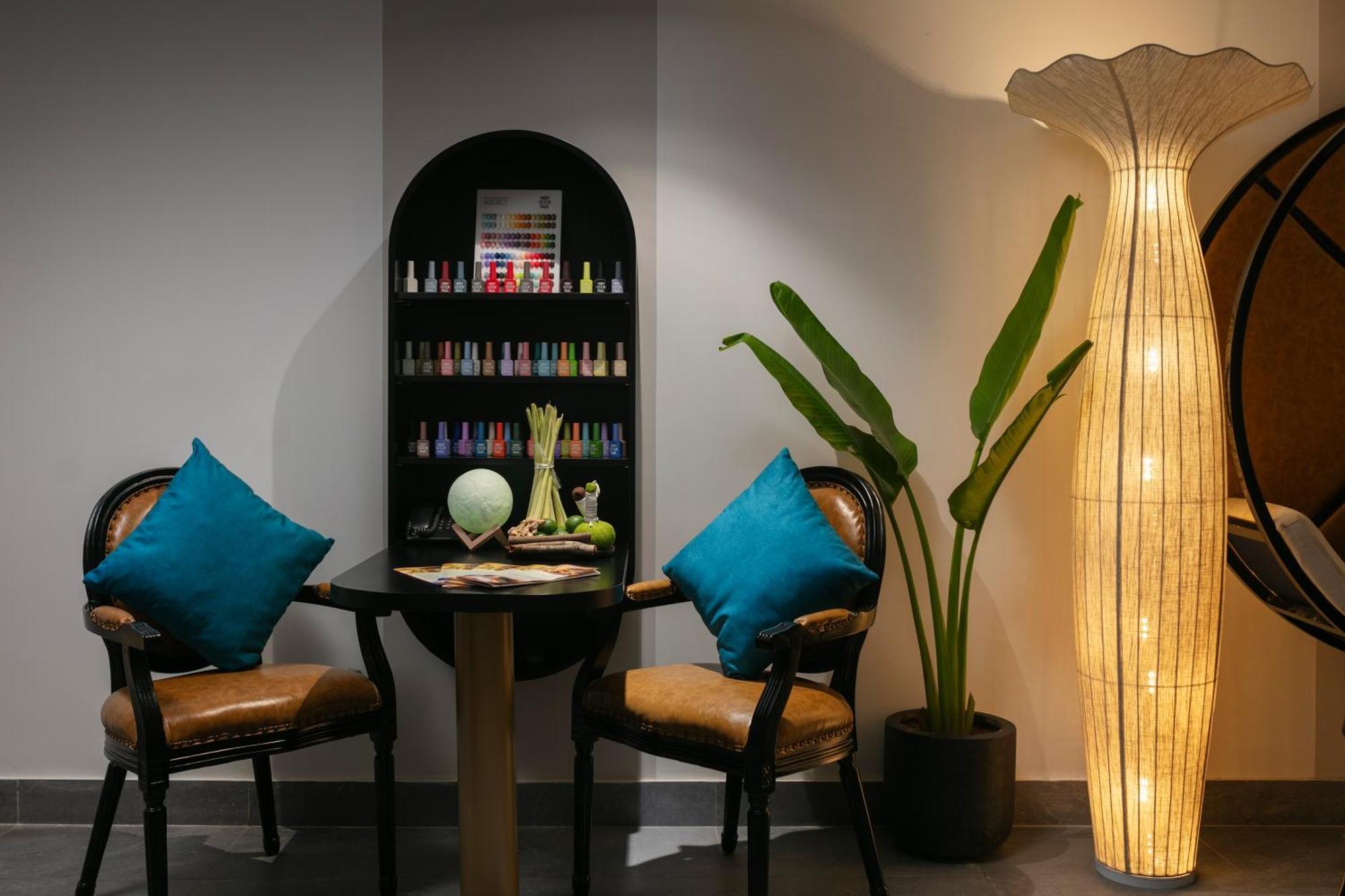 Le Premier Hotel & Rooftop Bar Hanoi Exterior photo